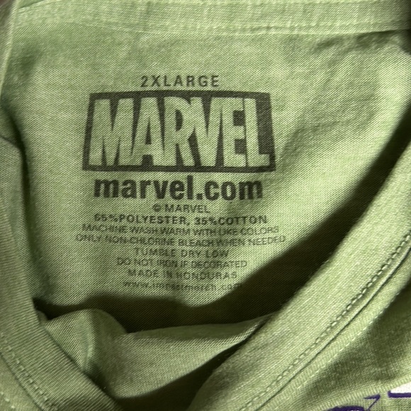 She-Hulk T-shirt - Picture 3 of 4